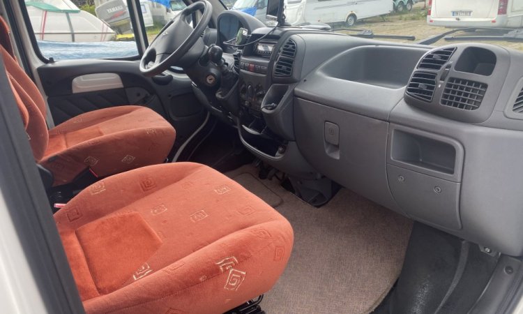 Nettoyage intérieur de camping-car à Bourgoin Jallieu. WASHER AUTO