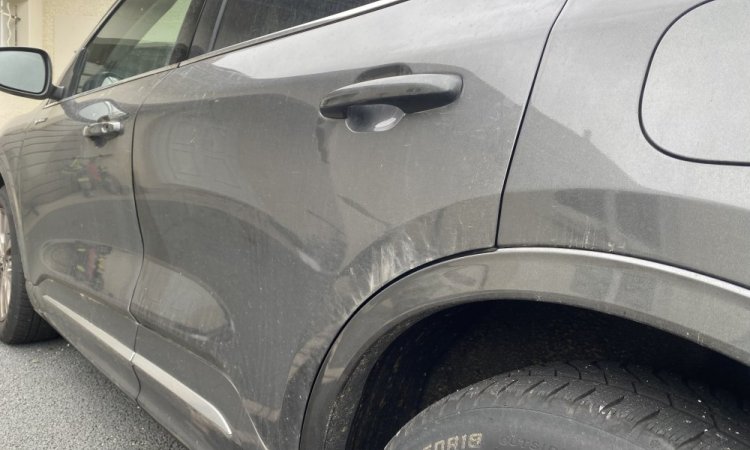 Nettoyage intérieur et extérieur FORD KUGA à SAINT QUENTIN FALLAVIER