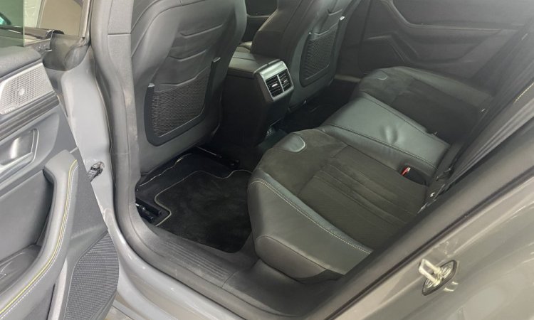 Nettoyage intérieur voiture SW à Saint Quentin Fallavier. WASHER-AUTO