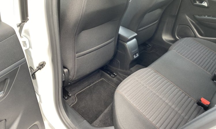 Nettoyage intérieur Peugeot 208 a CORBAS