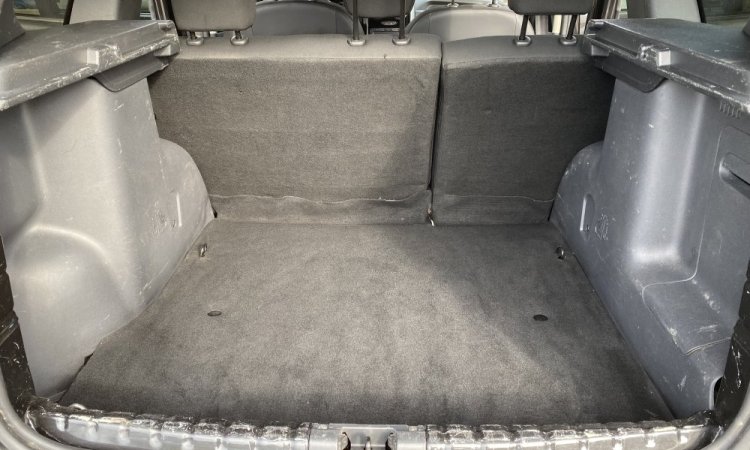 Nettoyage intérieur de Dacia Duster à Corbas par WASHER-AUTO