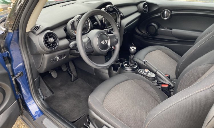 Nettoyage intérieur Mini Cooper à Bourgoin Jallieu