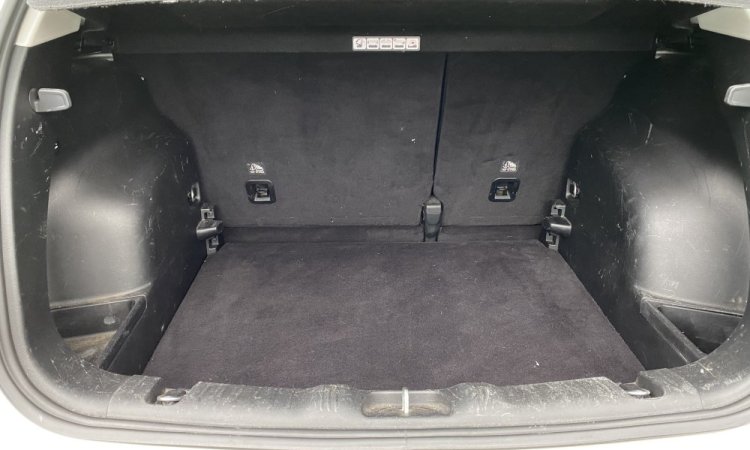 Nettoyage intérieur Jeep Compass à Saint Quentin Fallavier