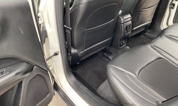 Nettoyage intérieur Jeep Compass à Saint Quentin Fallavier