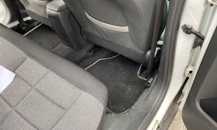 Nettoyage intérieur Citroen C4 à Bourgoin Jallieu