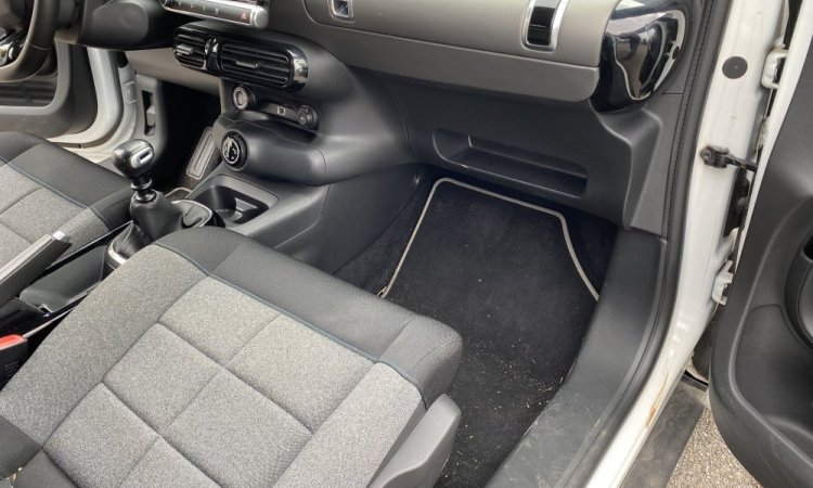 Nettoyage intérieur Citroen C4 à Bourgoin Jallieu