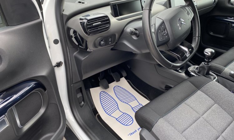 Nettoyage intérieur Citroen C4 à Bourgoin Jallieu