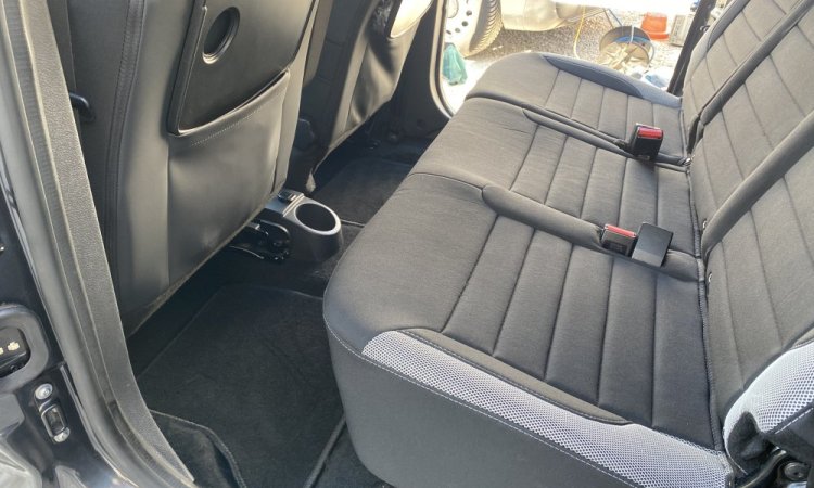 Nettoyage intérieur Dacia Dokker au domicile de la cliente à Bourgoin Jallieu