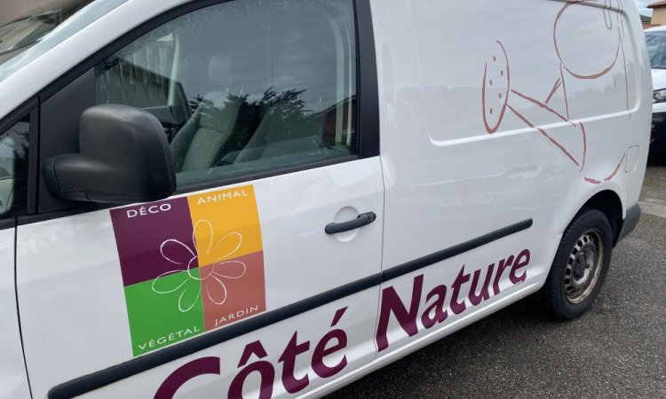 Déflocage de véhicule utilitaire pour une jardinerie à Saint Priest