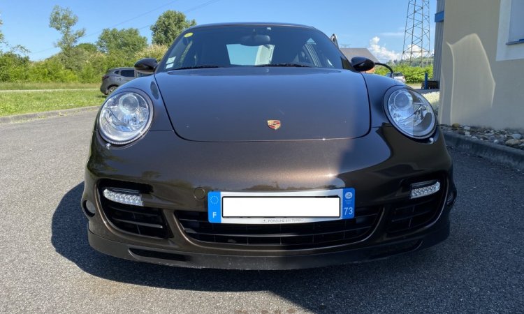 Nettoyage intérieur et extérieur d'une Porsche de direction à Corbas