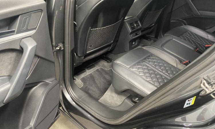 Nettoyage intérieur et extérieur AUDI Q5 à Corbas