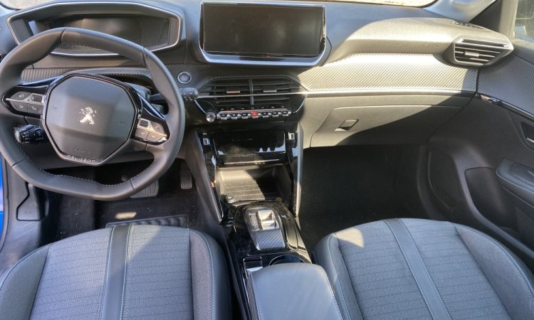 Nettoyage intérieur Peugeot 208 à domicile à Bourgoin Jallieu