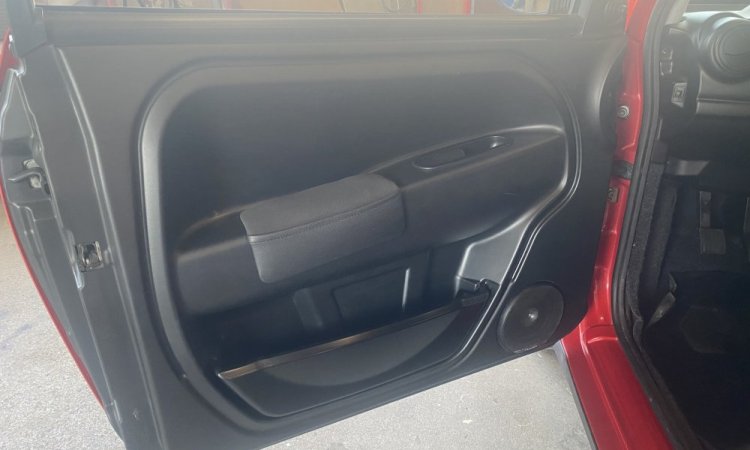 Nettoyage intérieur d'une MICROCAR à BOURGOIN-JALLIEU