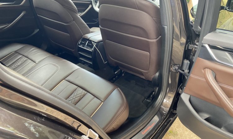 Nettoyage intérieur et extérieur de cette BMW à CORBAS