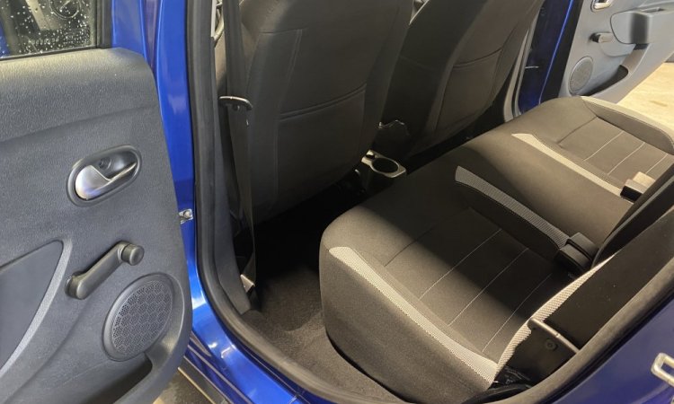 Nettoyage intérieur pour cette DACIA SANDERO à BOURGOIN-JALLIEU