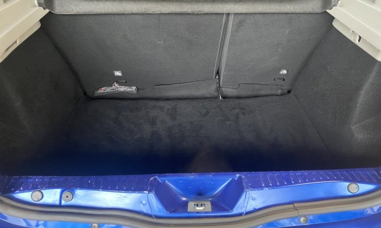 Nettoyage intérieur pour cette DACIA SANDERO à BOURGOIN-JALLIEU
