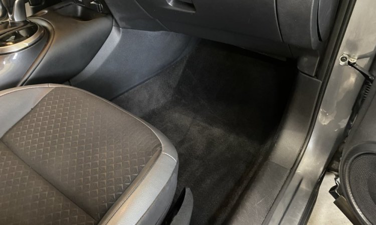 Nettoyage intérieur d'un Nissan Juke à Corbas