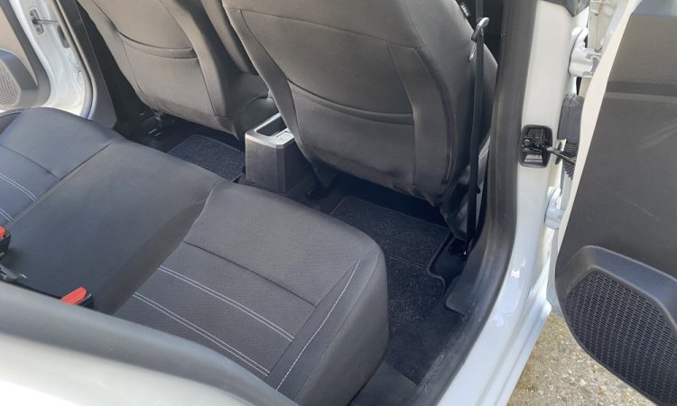Nettoyage intérieur DACIA SANDERO à Saint Quentin Fallavier