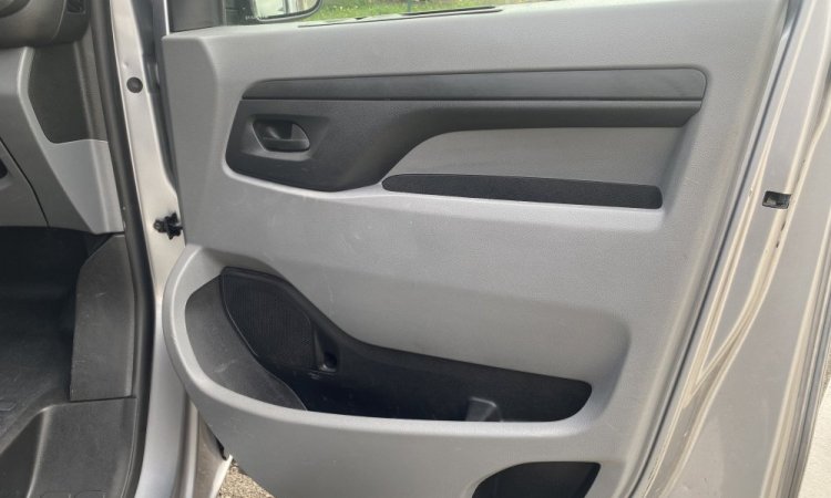 Nettoyage intérieur cabine CITROEN JUMPY à Bourgoin Jallieu£