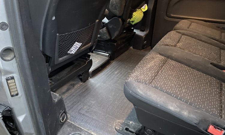 Nettoyage intérieur MERCEDES VITO à Saint-Priest