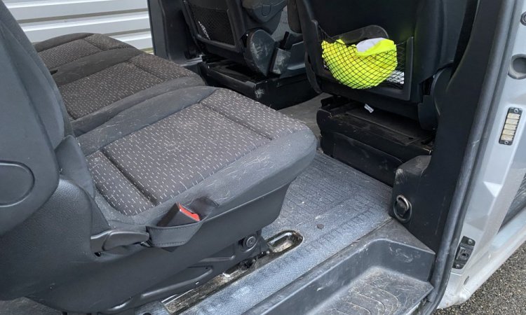 Nettoyage intérieur MERCEDES VITO à Saint-Priest