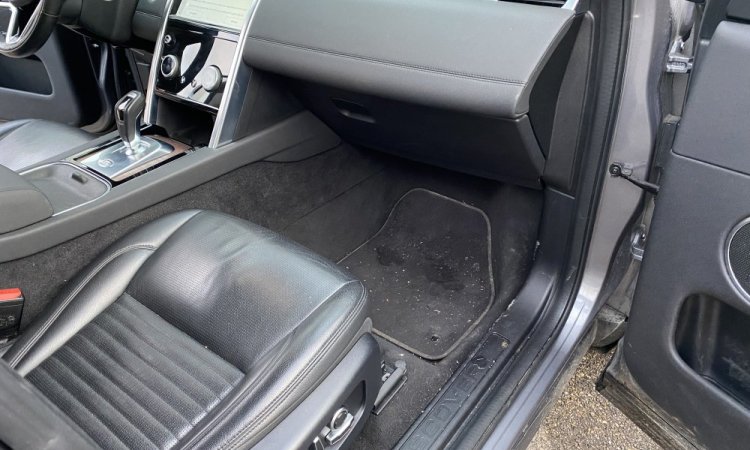 Nettoyage intérieur pour ce LAND ROVER à SAINT PRIEST