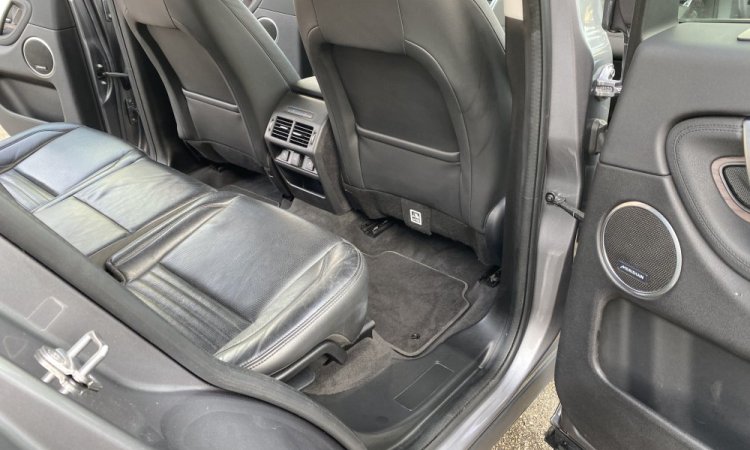 Nettoyage intérieur pour ce LAND ROVER à SAINT PRIEST