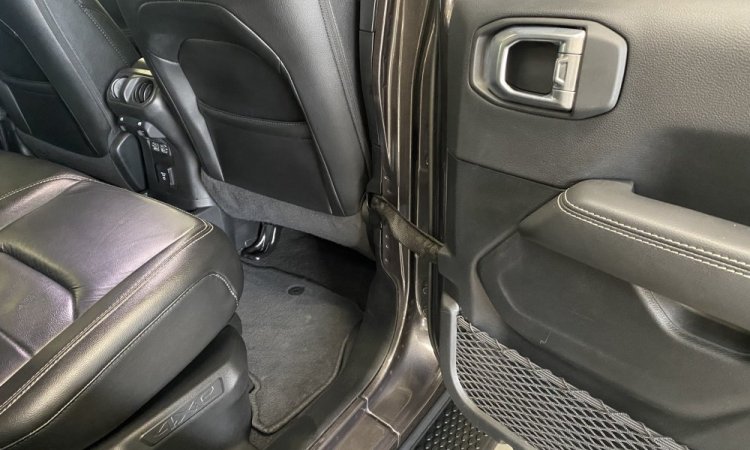 Nettoyage intérieur et extérieur JEEP WRANGLER à BOURGOIN-JALLIEU