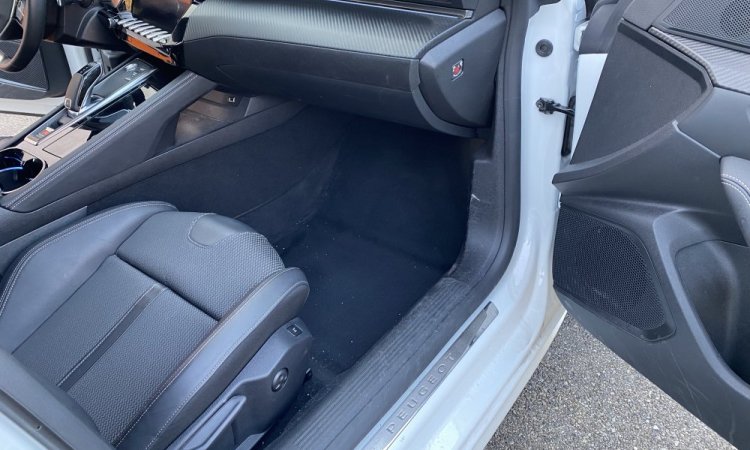 Nettoyage intérieur PEUGEOT 508 SW à BOURGOIN-JALLIEU