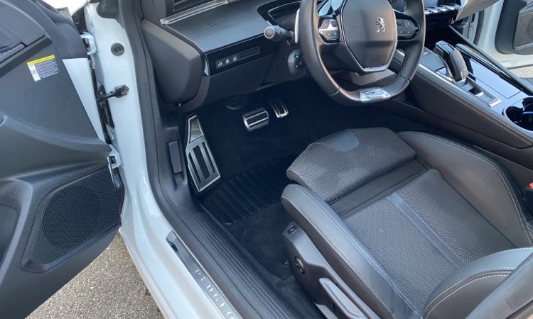 Nettoyage intérieur PEUGEOT 508 SW à BOURGOIN-JALLIEU