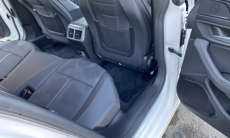 Nettoyage intérieur PEUGEOT 508 SW à BOURGOIN-JALLIEU