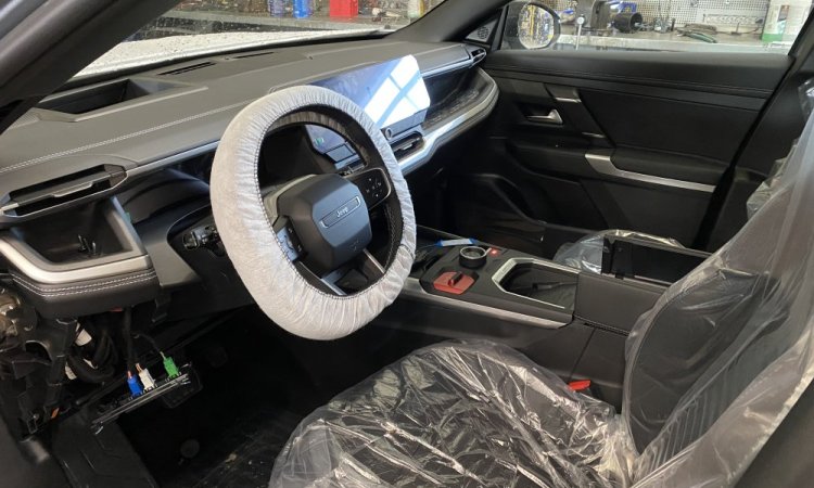 Préparation NEW JEEP COMPASS avant livraison client à BOURGOIN-JALLIEU