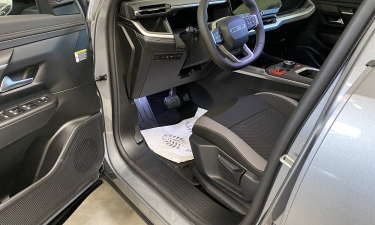 Préparation NEW JEEP COMPASS avant livraison client à BOURGOIN-JALLIEU