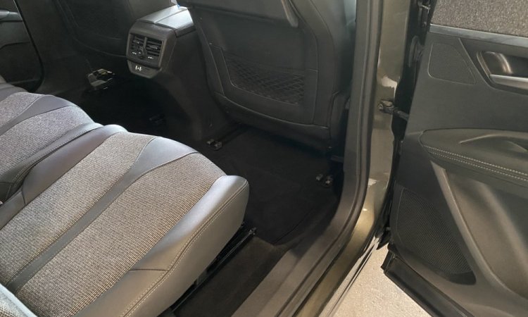 Nettoyage intérieur PEUGEOT 5008 à SAINT-PRIEST