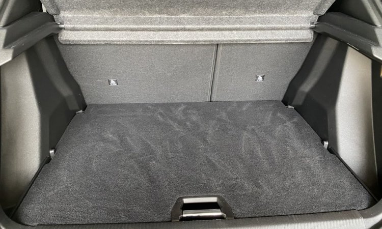 Nettoyage intérieur PEUGEOT 2008 à BOURGOIN-JALLIEU