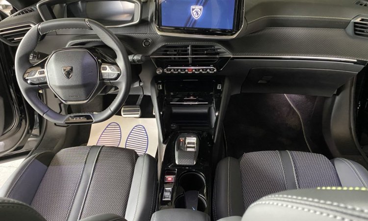 Nettoyage intérieur PEUGEOT 2008 à BOURGOIN-JALLIEU