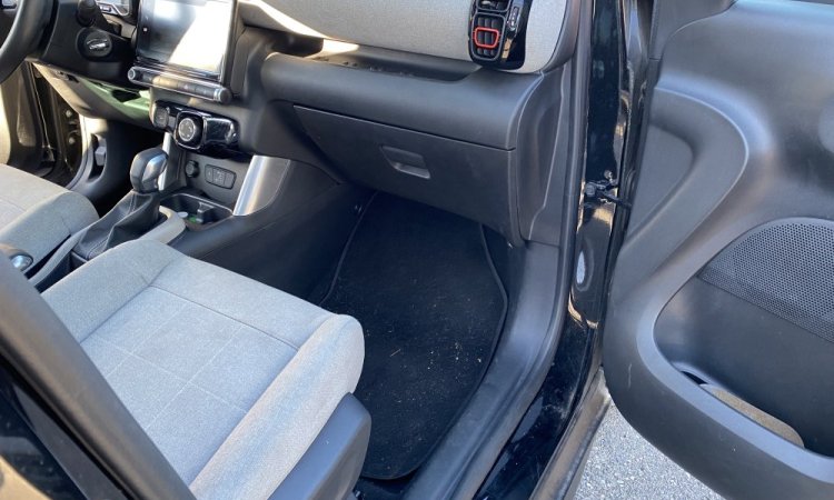 Nettoyage intérieur CITROEN C3 AIRCROSS à Saint Quentin Fallavier