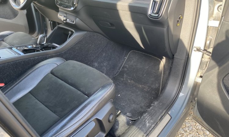 Nettoyage intérieur VOLVO XC40 à Bourgoin-Jallieu