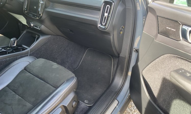 Nettoyage intérieur VOLVO XC40 à Bourgoin-Jallieu