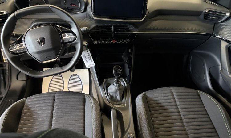 Nettoyage intérieur PEUGEOT 2008 à SAINT QUENTIN FALLAVIER