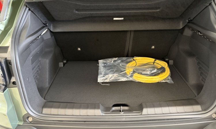 Préparation nouveau JEEP AVENGER avant livraison client à BOURGOIN-JALLIEU