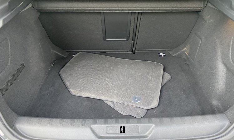 Nettoyage intérieur pour cette PEUGEOT 308