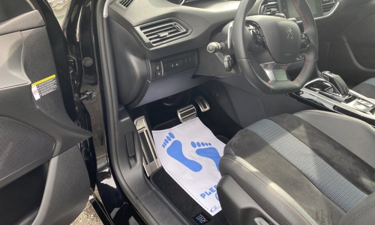 Nettoyage intérieur pour cette PEUGEOT 308