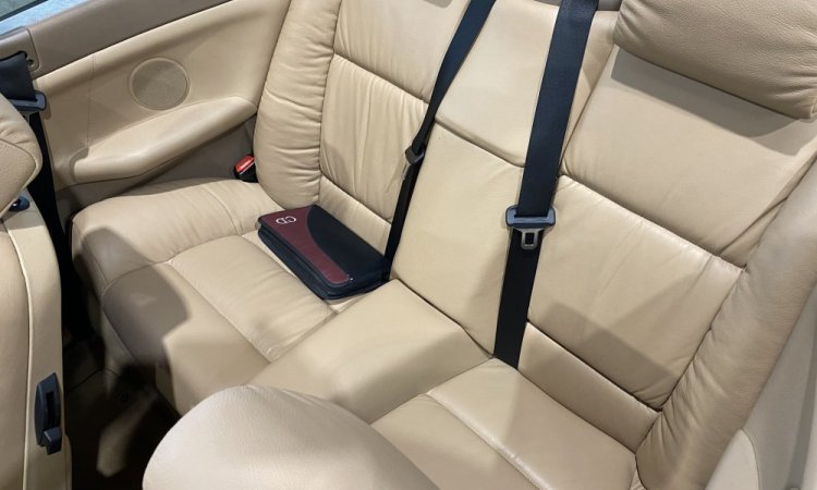 Nettoyage intérieur et extérieur BMW CABRIOLET à SAINT QUENTIN FALLAVIER