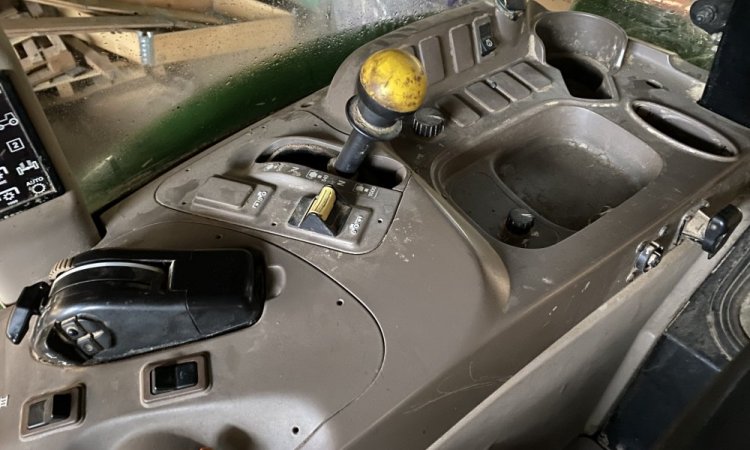 nettoyage tracteur à Saint-Quentin-Fallavier. WASHER Auto