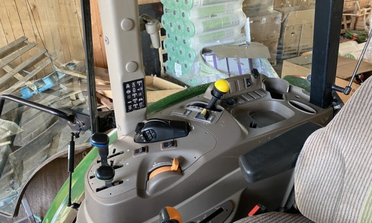 nettoyage tracteur à Saint- Quentin-Fallavier. WASHER Auto