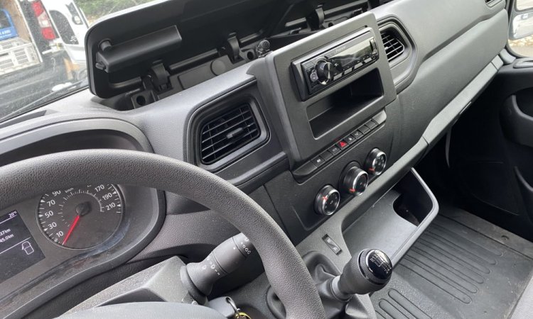 Nettoyage intérieur de cabine RENAULT MASTER à CORBAS