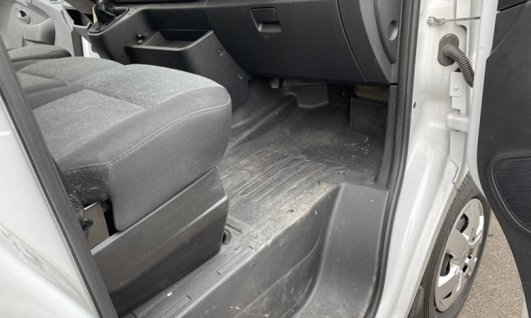 Nettoyage intérieur cabine RENAULT MASTER à Bourgoin-Jallieu