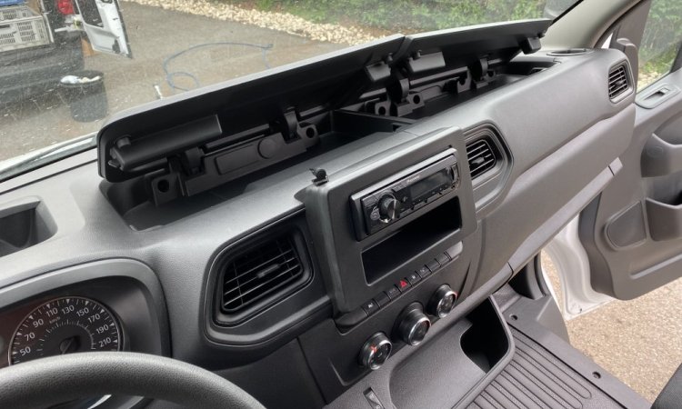 Nettoyage intérieur de cabine RENAULT MASTER à CORBAS