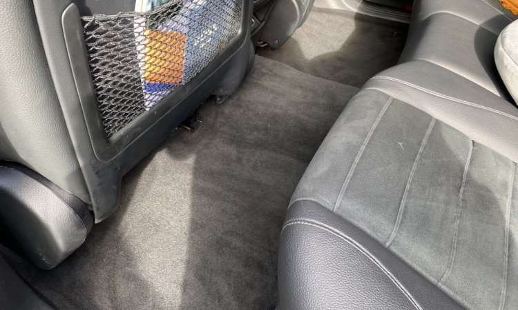 Lavage intérieur et extérieur voiture à Saint Quentin Fallavier. WASHER AUTO